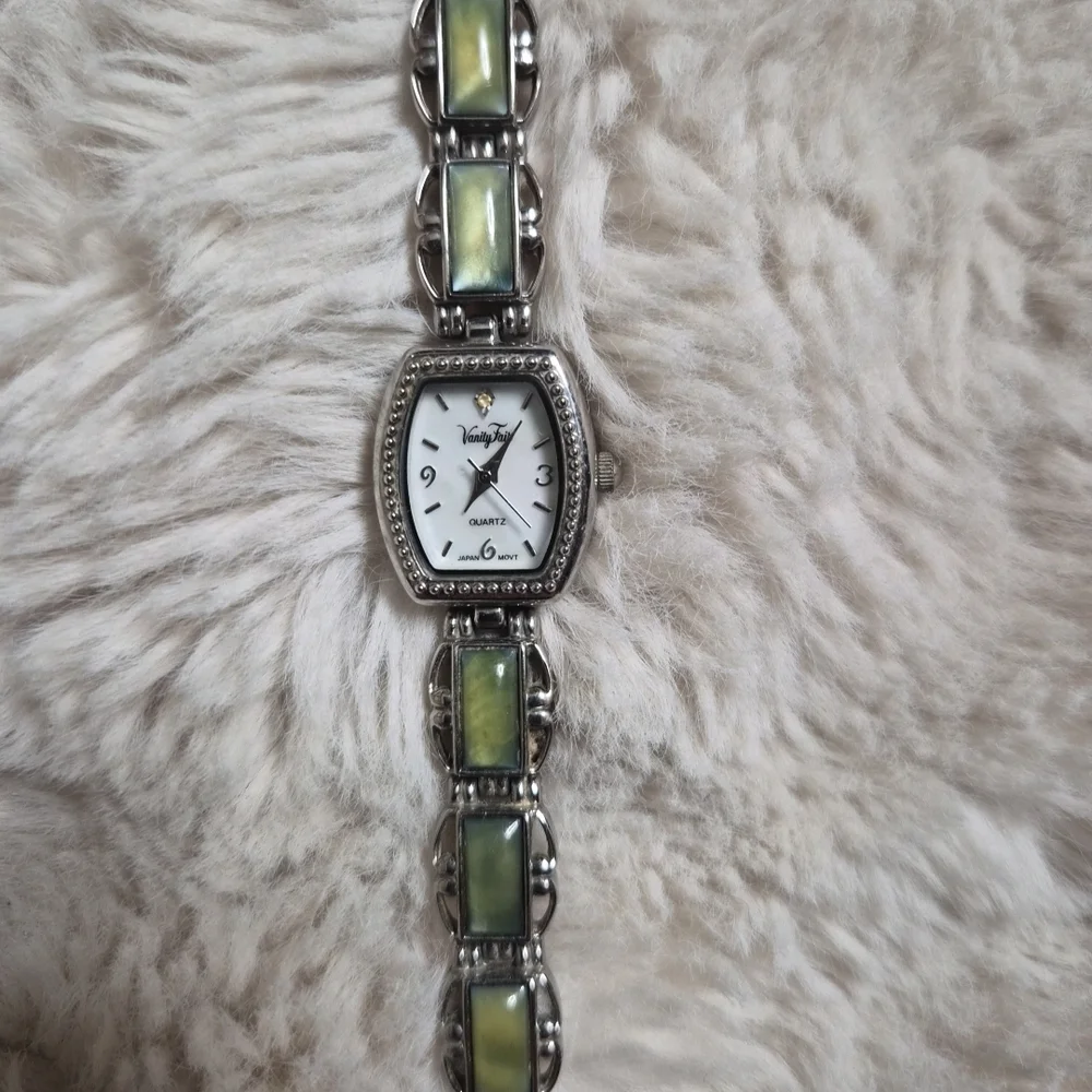 Womens Vintage Vanity Fair Watch Silver Tone Green Stone Boho Indie Artsy Bohemi
